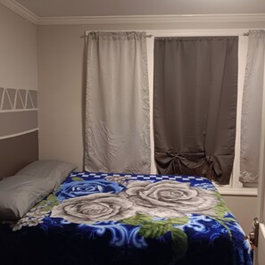 2 bedrooms, desk, iron/ironing board, WiFi