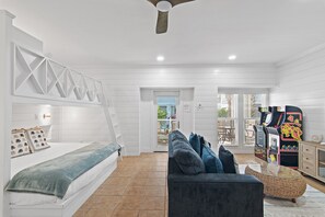 3 habitaciones, tabla de planchar con plancha, wifi y ropa de cama 