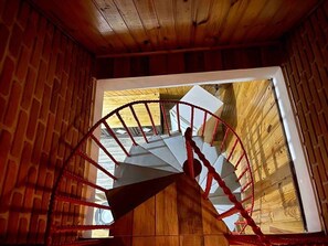 Interior - Chalé com Lareira Lago e Área Churrasco (Campos do Jordão)