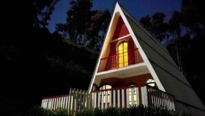 Exterior - Chalé com Lareira Lago e Área Churrasco (Campos do Jordão)