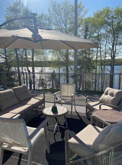 Contemporary Cottage on Exploits River