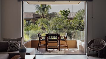 Premium Studio | Down duvets, in-room safe, blackout curtains, free WiFi