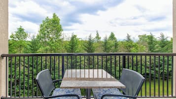 Condo (1 Bedroom) | Front of property