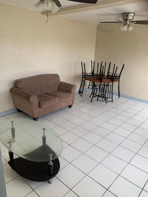 Living area - 1 bedroom apartment in st thomas (St thomas)