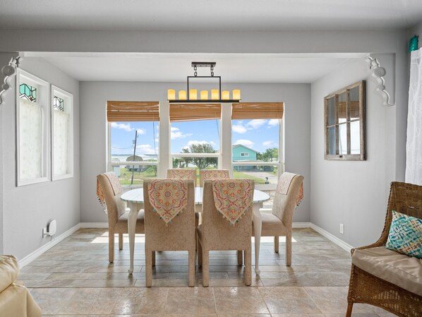 Ferienhaus, Mehrere Betten, Terrasse | Speisen