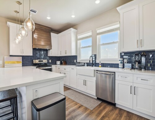 Bayfront Nirvana! by Ryson Vacation Rentals