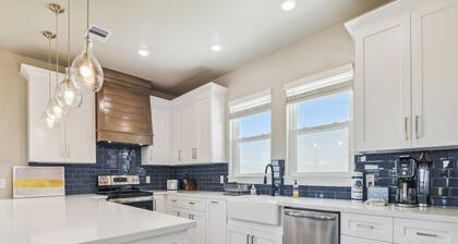 Bayfront Nirvana! by Ryson Vacation Rentals