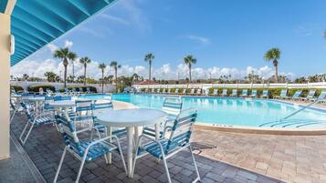 Condo (2 Bedrooms) | Property amenity