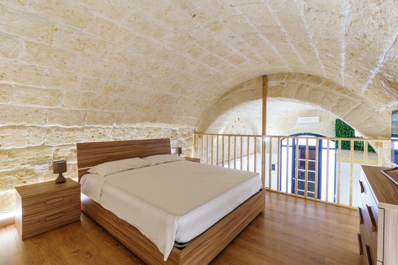 Iron/ironing board, Internet, bed sheets