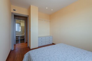3 slaapkamers, een strijkplank/strijkijzer