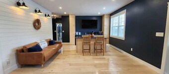 Mic's River Side Suite- Exploits River Sandy Point