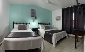 Basic Shared Dormitory | 1 bedroom, free WiFi - Hotel Santa Barbara (Mazatlán)
