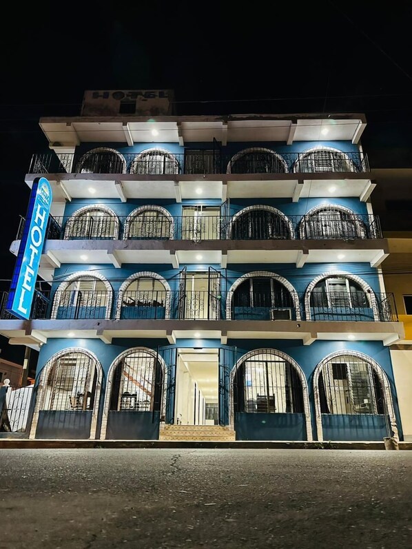 Front of property - Hotel Santa Barbara (Mazatlán)
