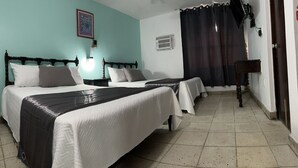 Basic Shared Dormitory | 1 bedroom, WiFi (free) - Hotel Santa Barbara (Mazatlán)