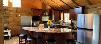 Royal Cabin between Lake Quachita and Hot Springs 