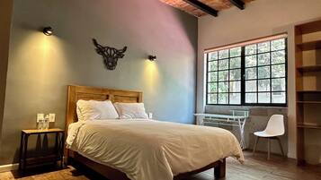 1 habitación, tabla de planchar con plancha, wifi y ropa de cama