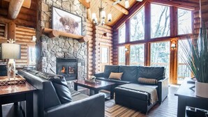 Living area - 7BR LogCabin/Spa/Nature/MontTremblant Area/18 Guests  (Labelle)