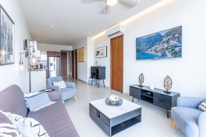 Smart TV - PAVILION 2BR, Rooftop Infinity Pool & Jacuzzi with AMAZING views of the ocean. (Bucerías)