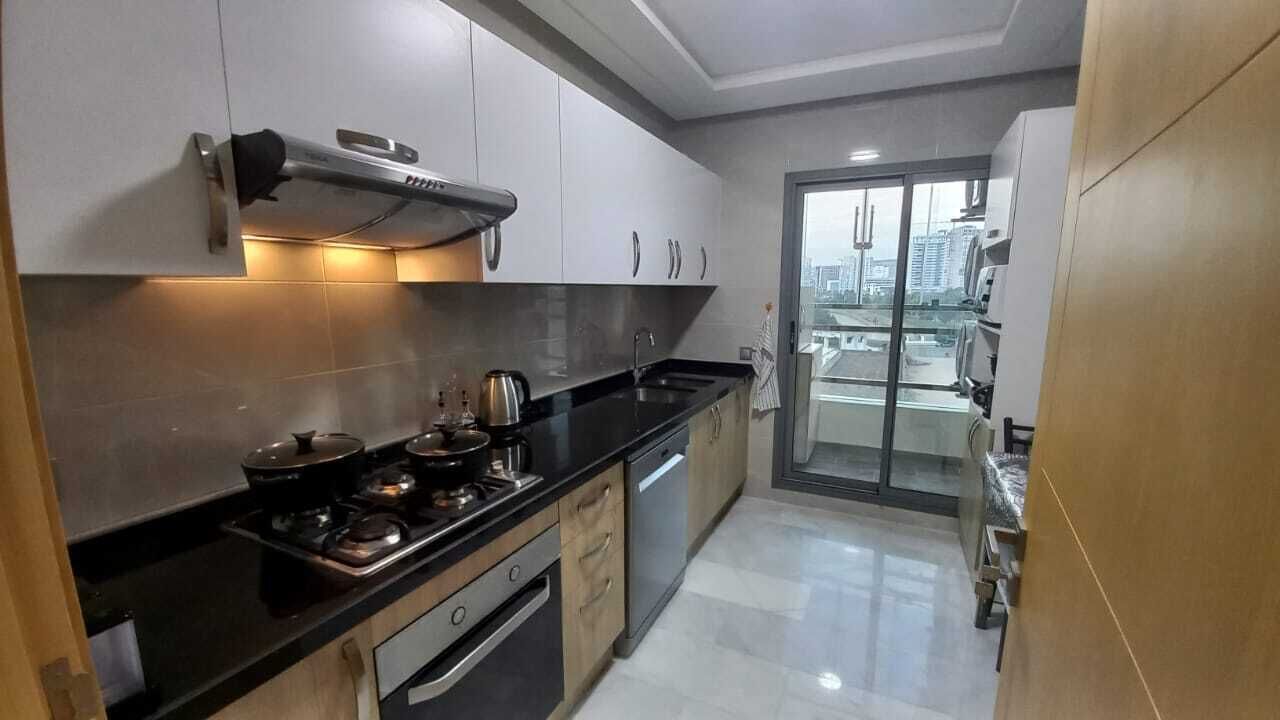 Frigorífico, microondas, horno y lavavajillas