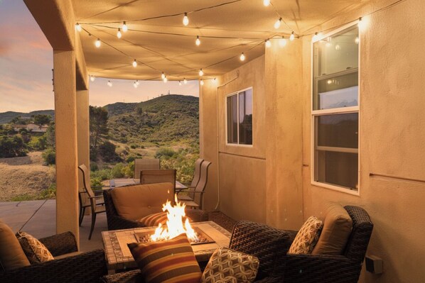 Outdoor dining - Mountain-Top Retreat with Private Sunset Patio & Epic Views (newbury park)