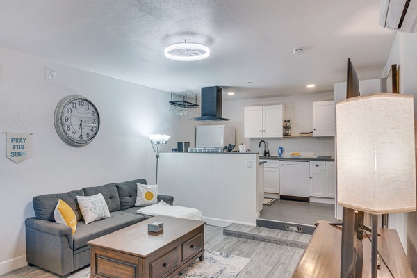 Beach Gateway, Modern Amenities, Open Space, Fully Equipped, Sofa bed, Large TV