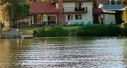 Edgewater Paradise HotTub Private Dock & Game Room