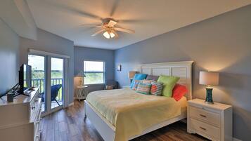 3 bedrooms, iron/ironing board, travel crib, WiFi (free)