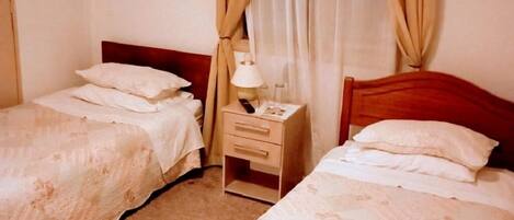 6 bedrooms, bed sheets