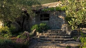 Room - Holiday Houses, Villas Lavender - Traditional Tranquility (Trpanj)