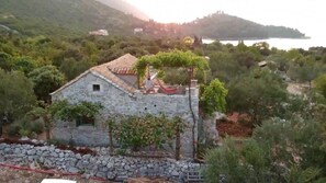 House | 2 bedrooms - Holiday Houses, Villas Lavender - Traditional Tranquility (Trpanj)