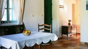 Room - Holiday Houses, Villas Lavender - Traditional Tranquility (Trpanj)