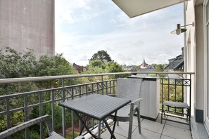 Unclassified image, 5 of 23, button