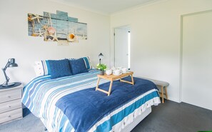 3 bedrooms, iron/ironing board, WiFi, bed sheets - Bella Views Pet friendly with expansive views. (Mallacoota)