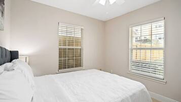 Iron/ironing board, free WiFi, bed sheets