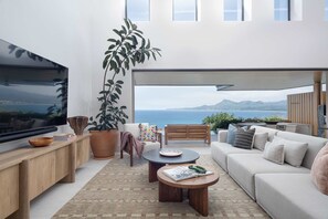 Smart-tv, videospil, dvd-afspiller, bordfodbold