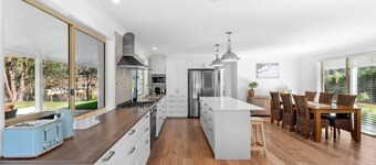 Peaceful pet friendly home on acres