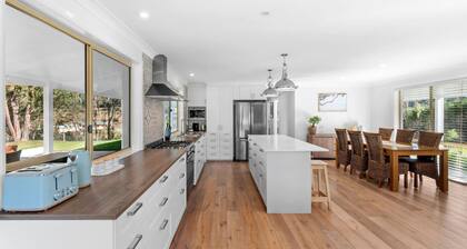 Peaceful pet friendly home on acres