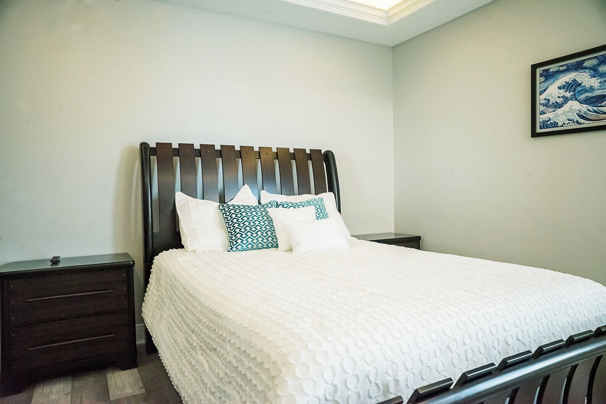 3 habitaciones, tabla de planchar con plancha y cuna de viaje 