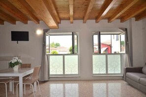 Living area - Palazzo Maggiore Suite B (Noale)