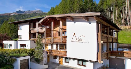 5 Star Villa with Majestic Views, Tirol Villa 1112