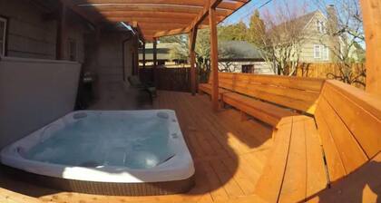 Private hot tub in beautiful Rose City
