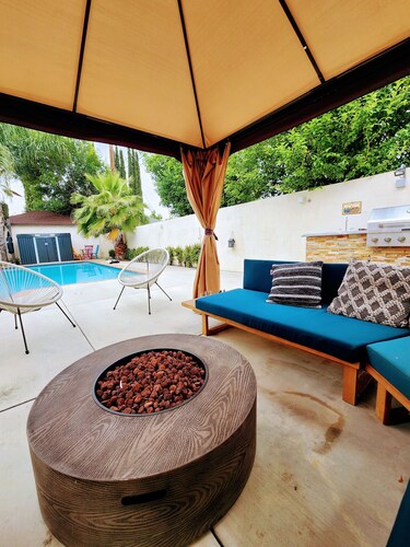 Cozy Modern Space with Pool