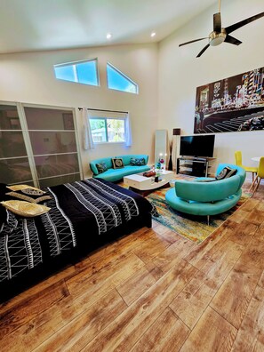 Iron/ironing board, WiFi, bed sheets