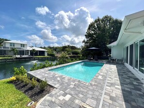 Piscine extérieure, piscine chauffée