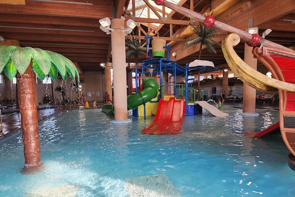 Piscine couverte, piscine extérieure