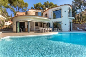 Pool - Nice, Very Comfortable Villas Located in the Quiet Estate of Aigua Gelida, 1 Km From the (Tamariu)