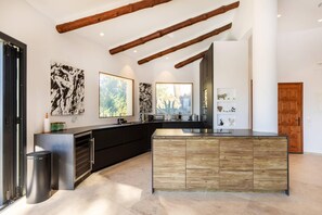 Fridge, microwave, oven, dishwasher - Nice, Very Comfortable Villas Located in the Quiet Estate of Aigua Gelida, 1 Km From the (Tamariu)