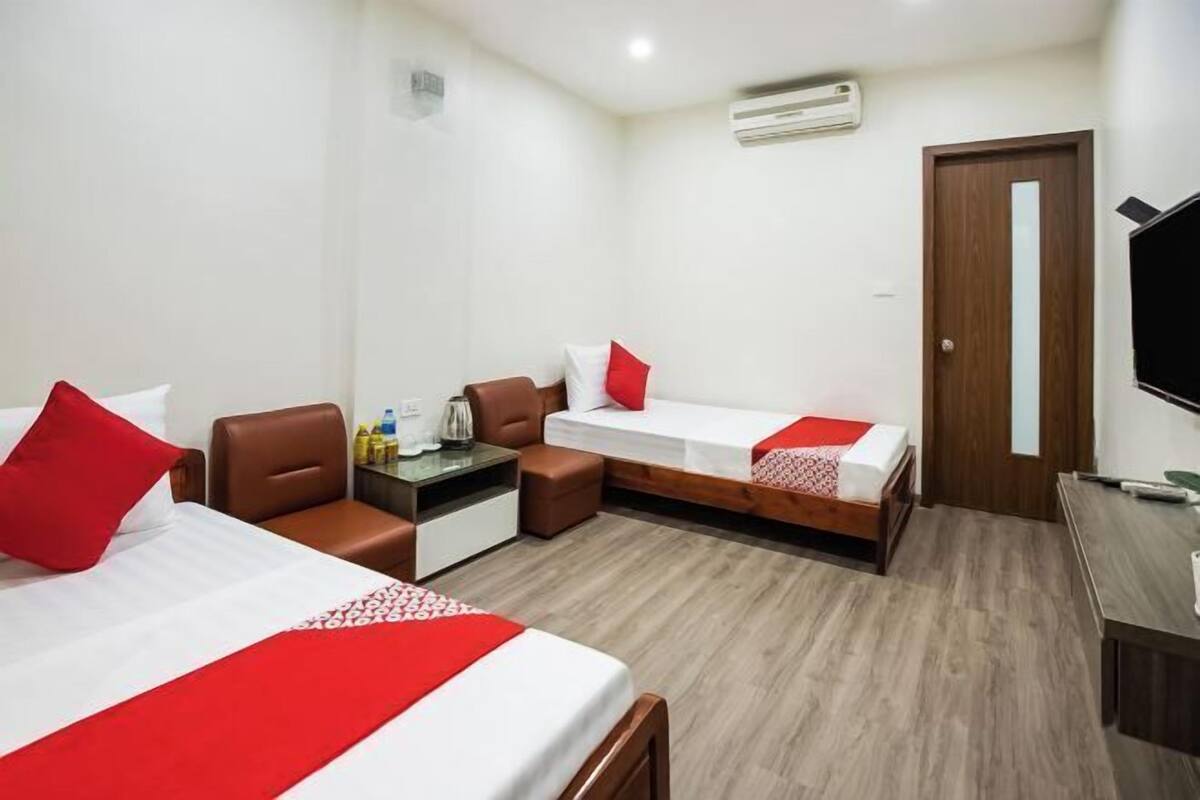 書桌、免費 Wi-Fi、床單