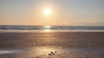 Una spiaggia nelle vicinanze
