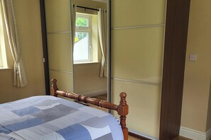 3 Schlafzimmer, Bügeleisen/Bügelbrett, WLAN, Bettwäsche